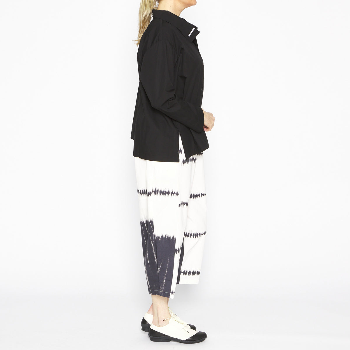 MU251430 Lune Shirt Black White