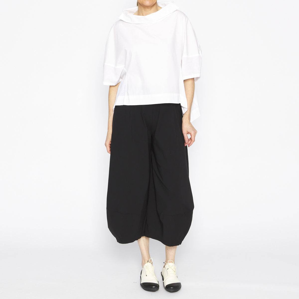 MU251447 Calix White Top