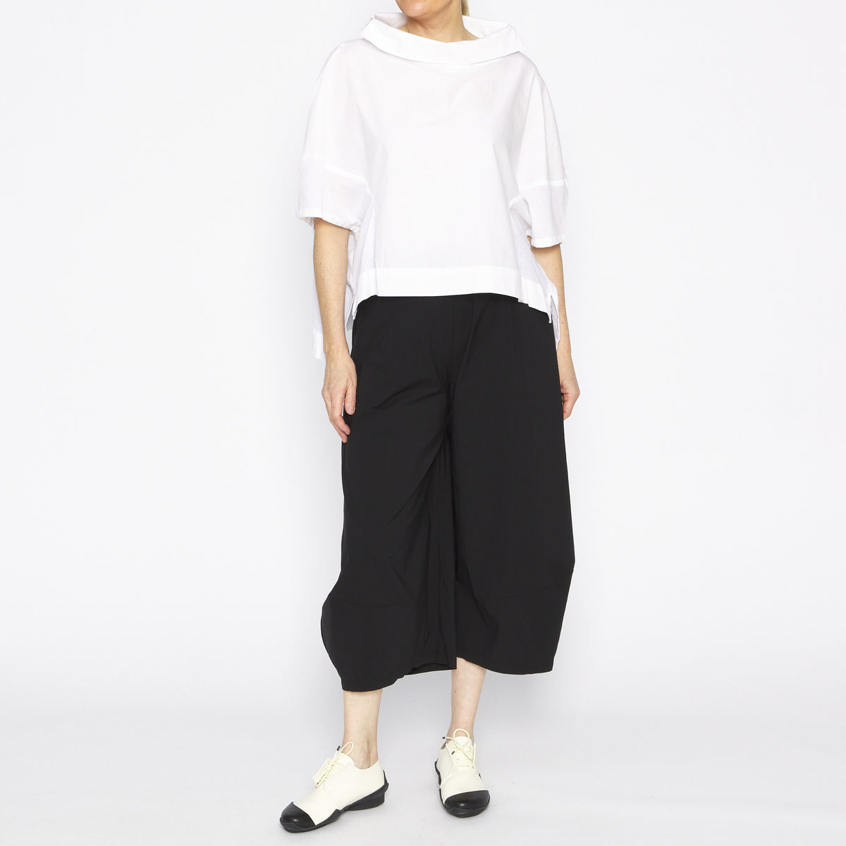 MU251447 Calix White Top