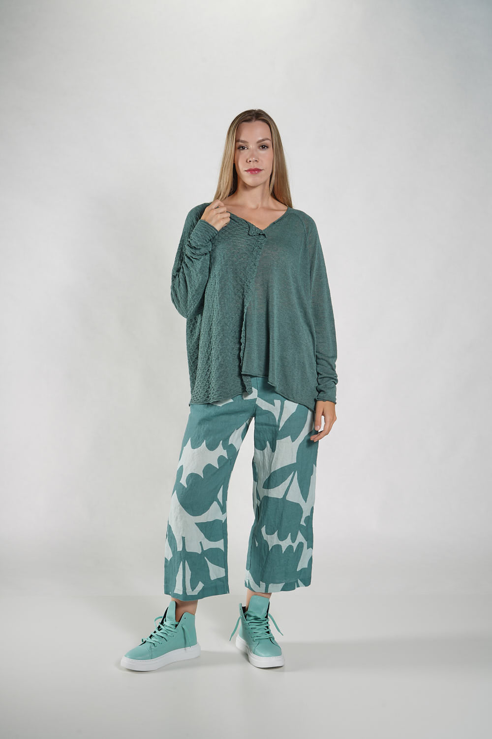 3300702 Grass Pullover