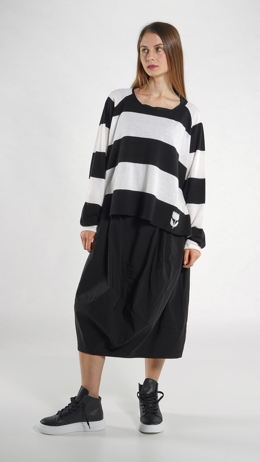 3330701 Black White Stripe Pullover