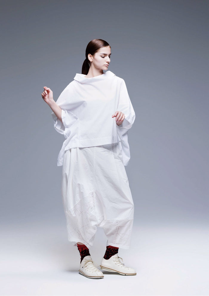 MU251447 Calix White Top