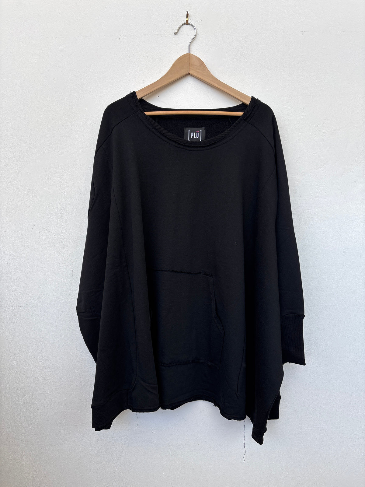 Wide Long Sweat Plus in Black 2081