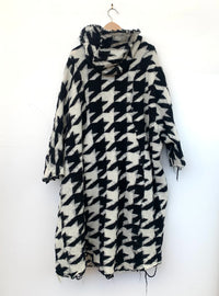 Houndstooth Droop Coat