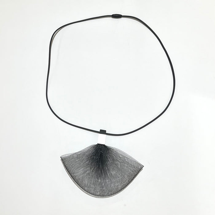 CB553 - Mesh fan Necklace, Silver/Black Mesh