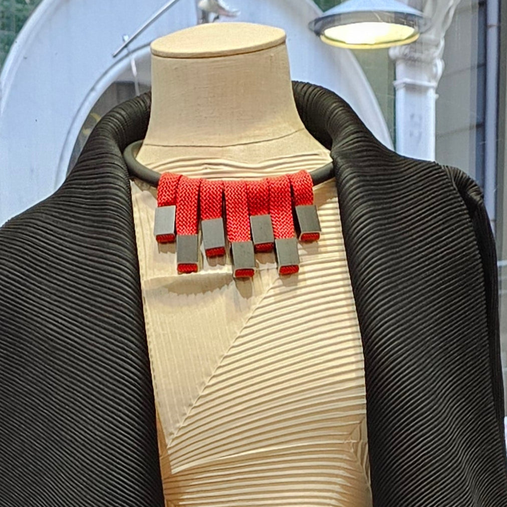 CB509 Metal Tube Tassel Short Necklace Red
