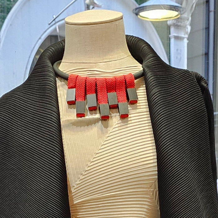 CB509 Metal Tube Tassel Short Necklace Red