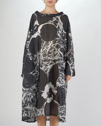 360 0906 Tea Smock in Mono Garden
