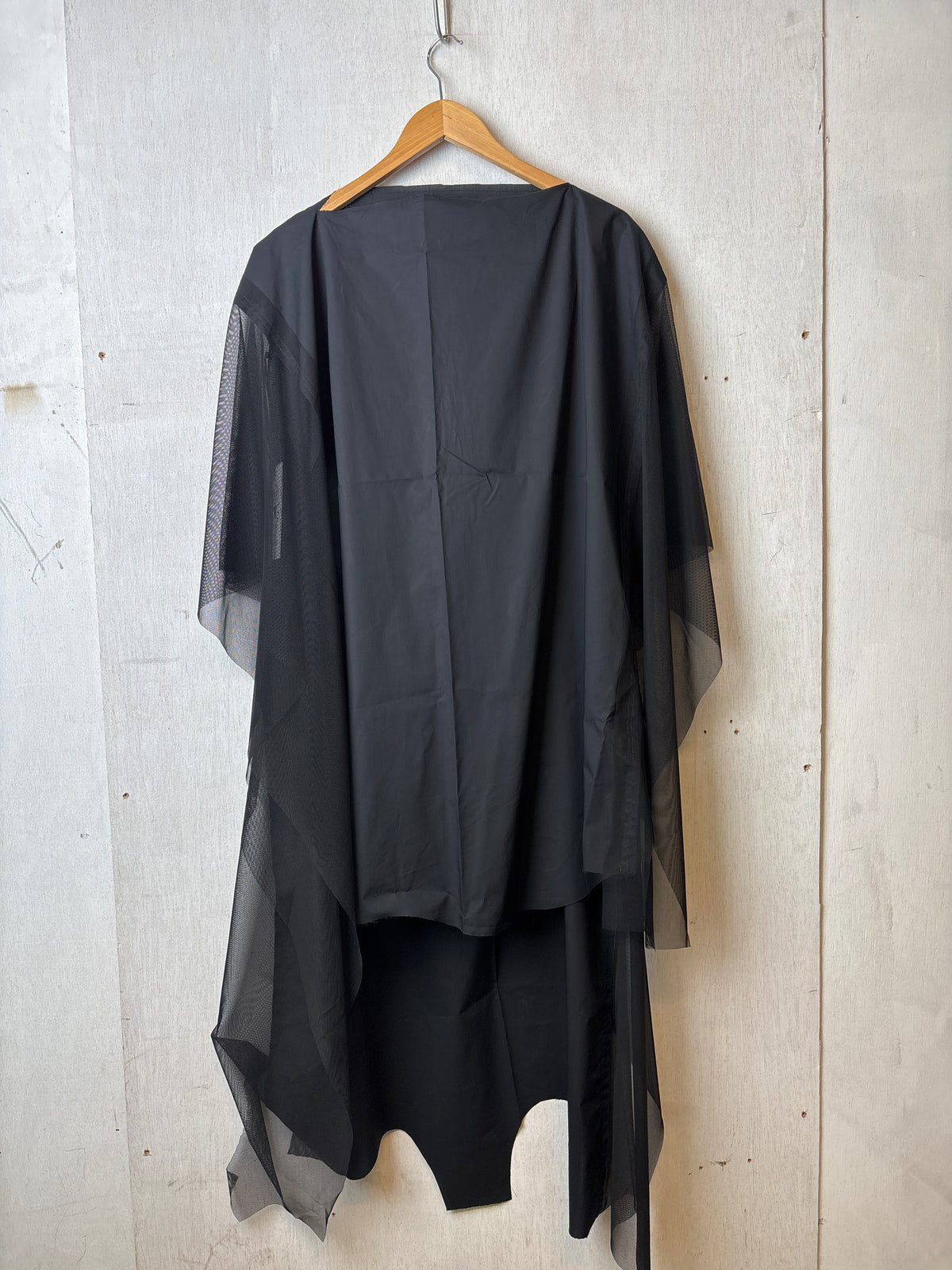 Zeta Black Cape