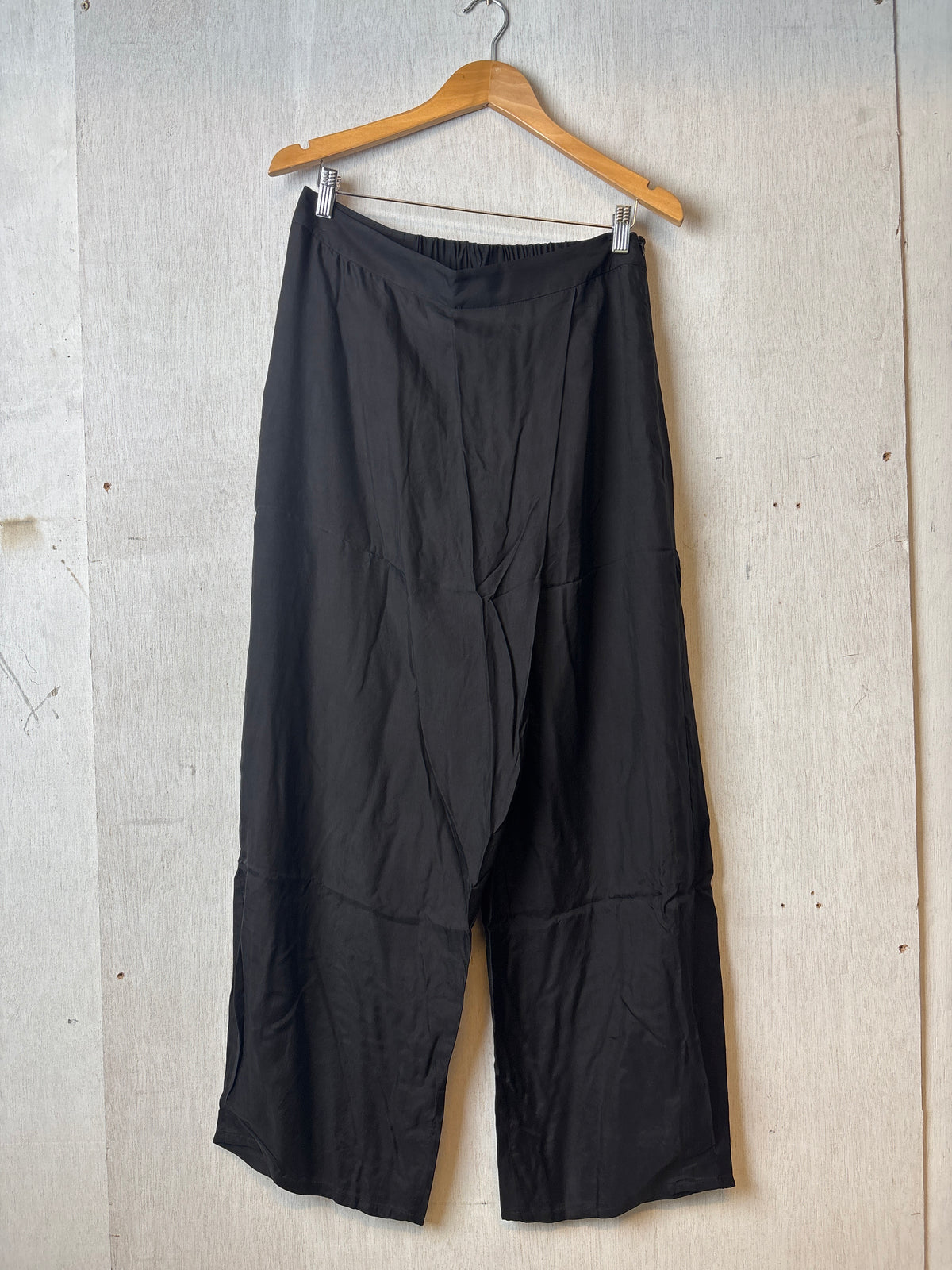 Suna Wrap Pants Black