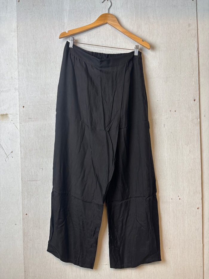 Suna Wrap Pants Black