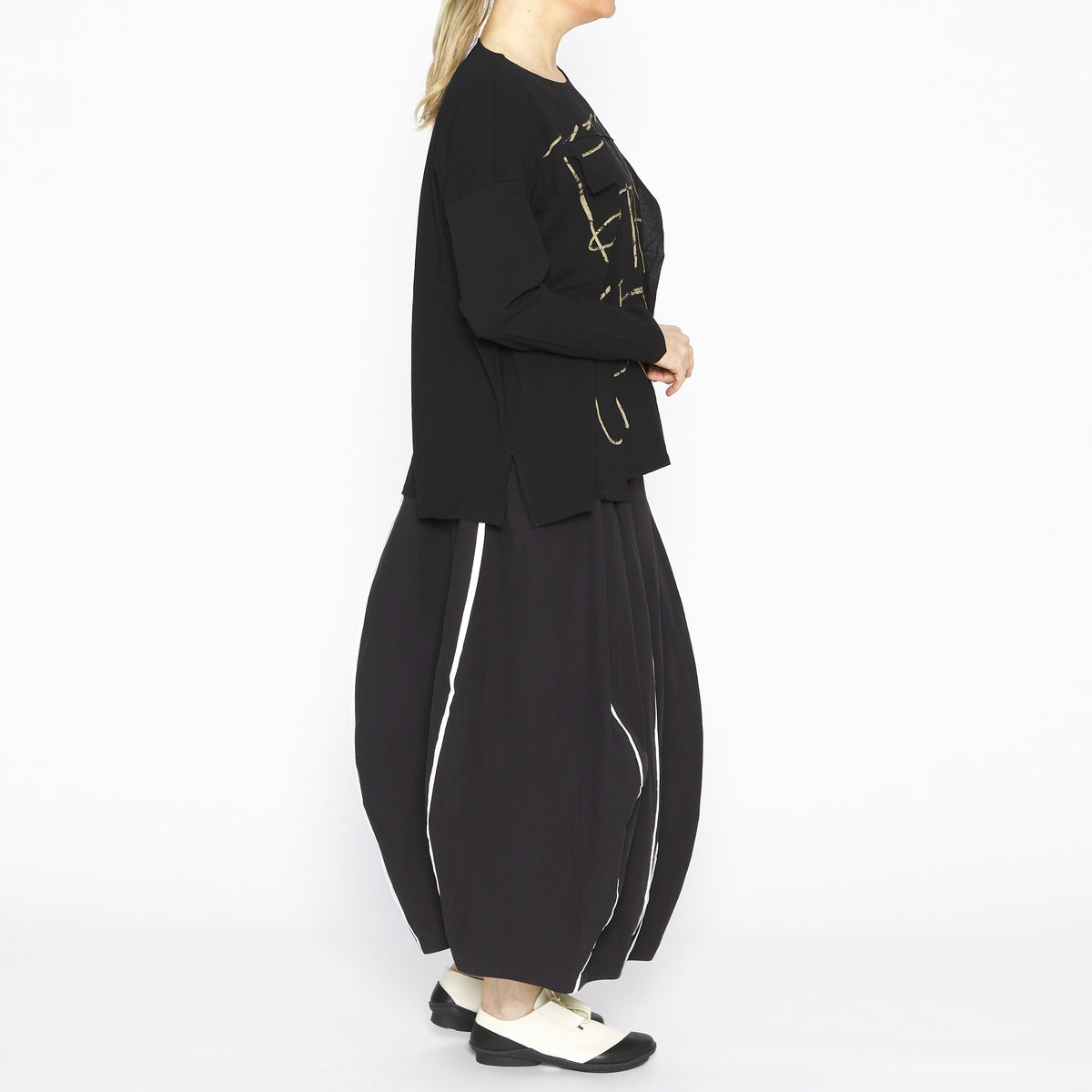 MU251633- Wilhomena Skirt Black and White