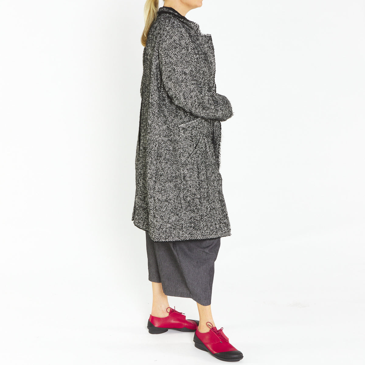 MU243600 - Terrot Black Coat