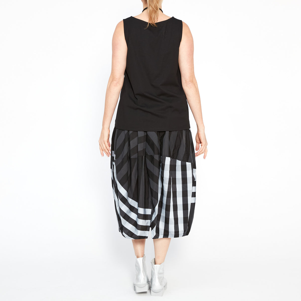 MU241622 Gridded Skirt in Black