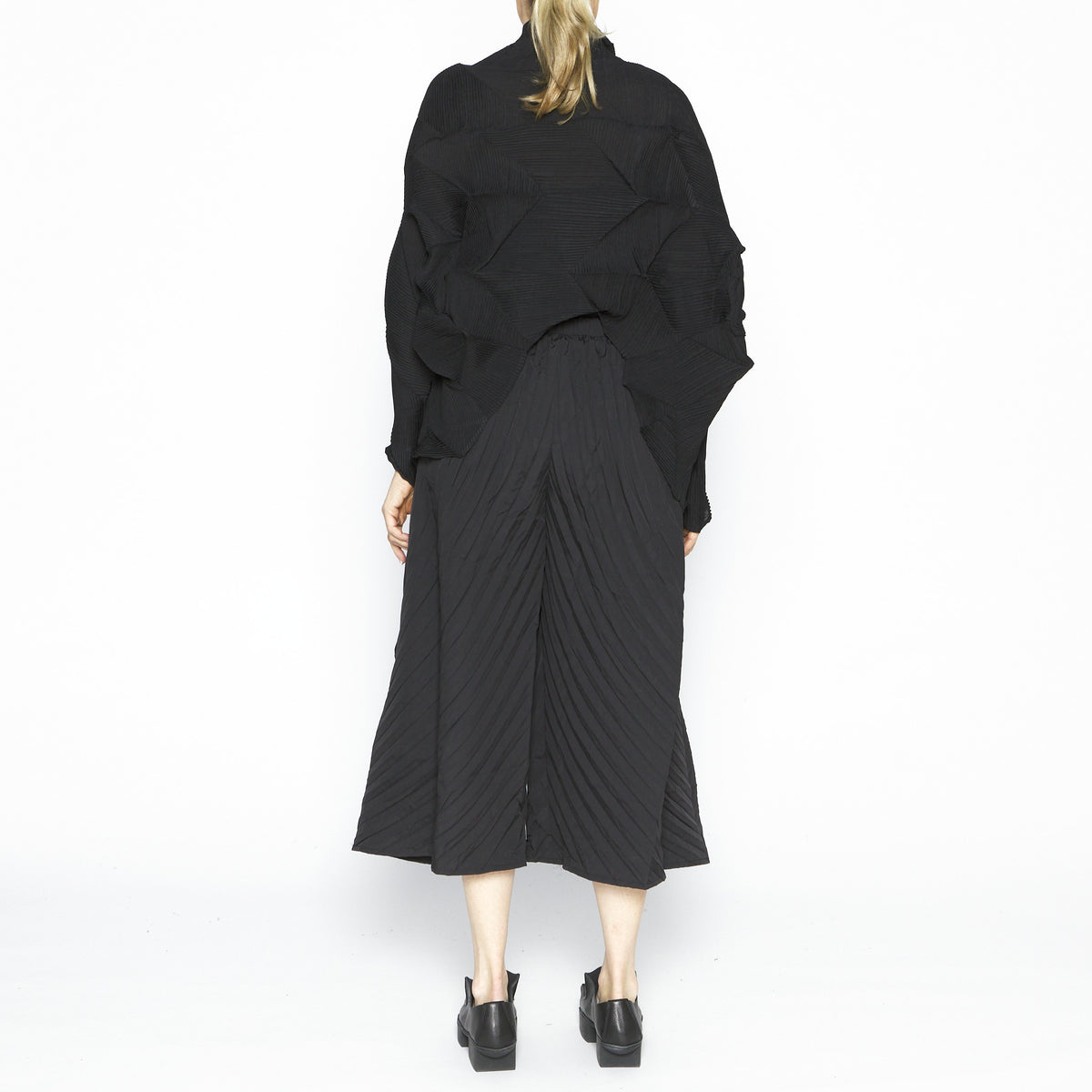 Cho Black Jacket