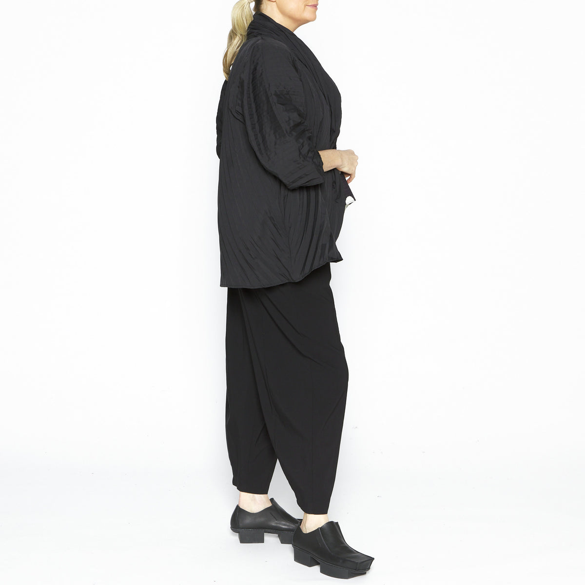 Iseul Pleat Jacket