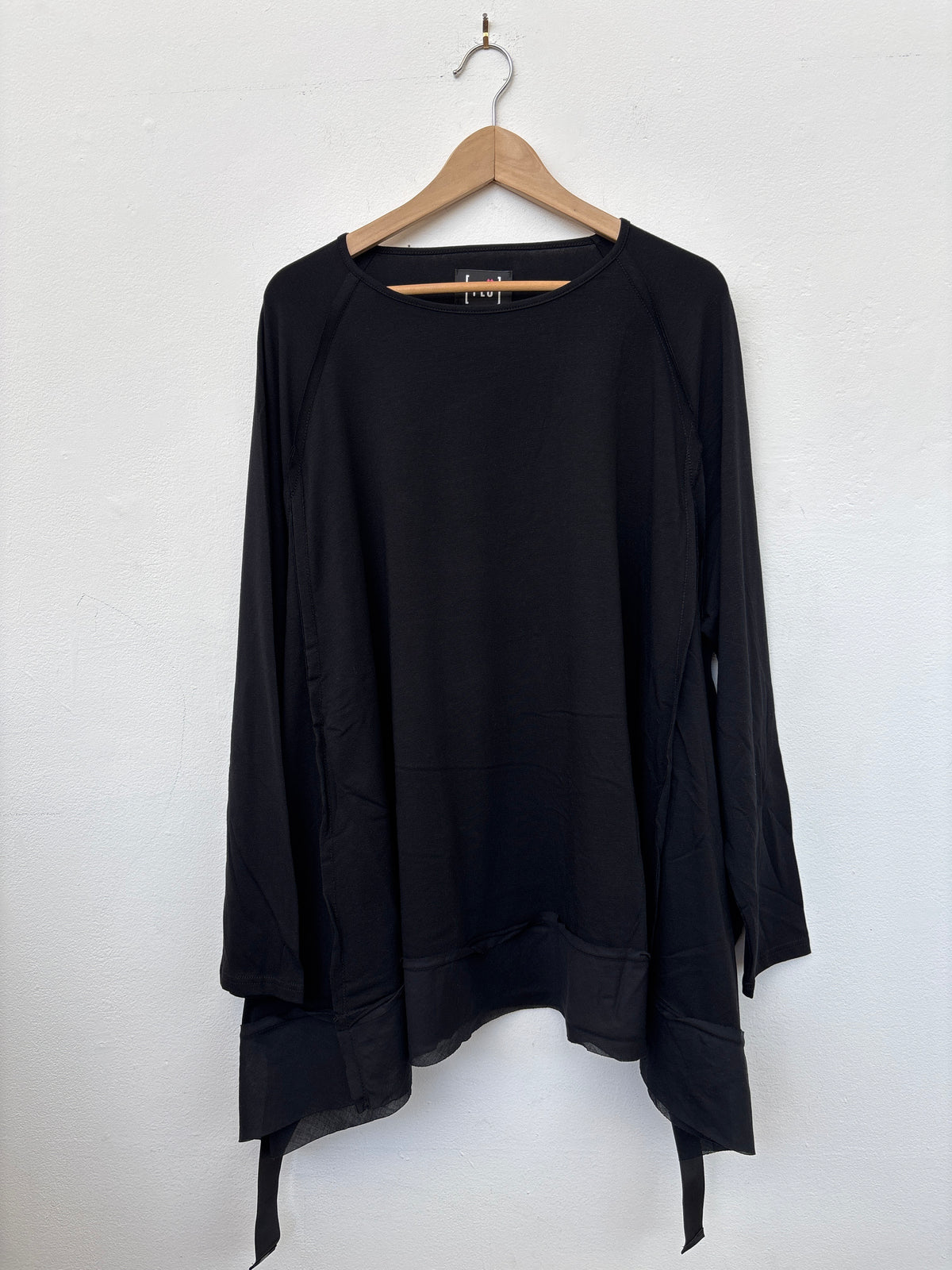 The Square Top in Black 5061