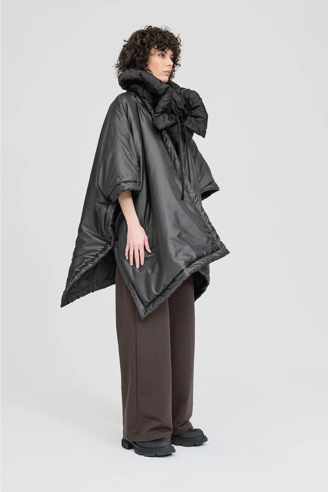 Reversible Parachute Cape Black