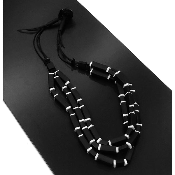 OLIVIA necklace Black & White