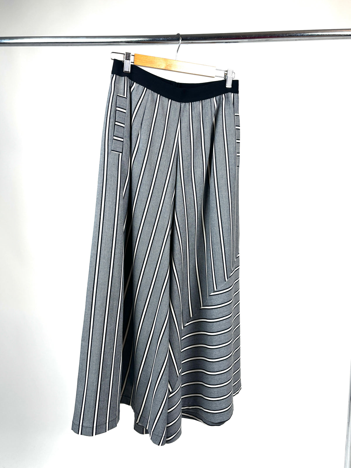 Palazzo Grey Stripe Pant