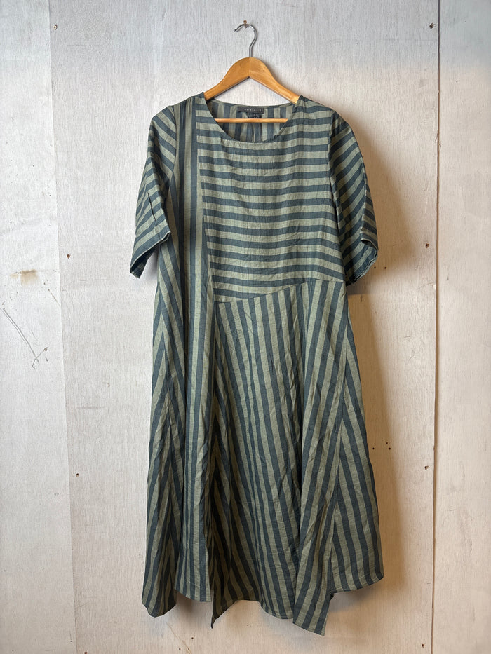 D227CR Short Sleeved Dress Eucalipto