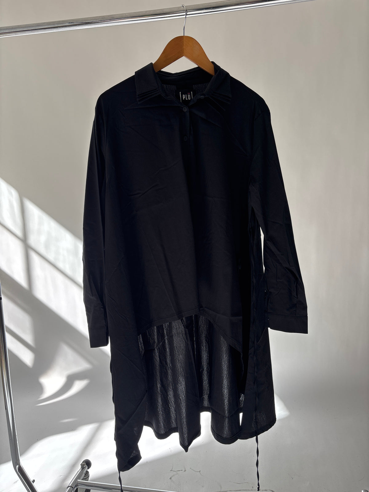 To Tie Two Black Shirt