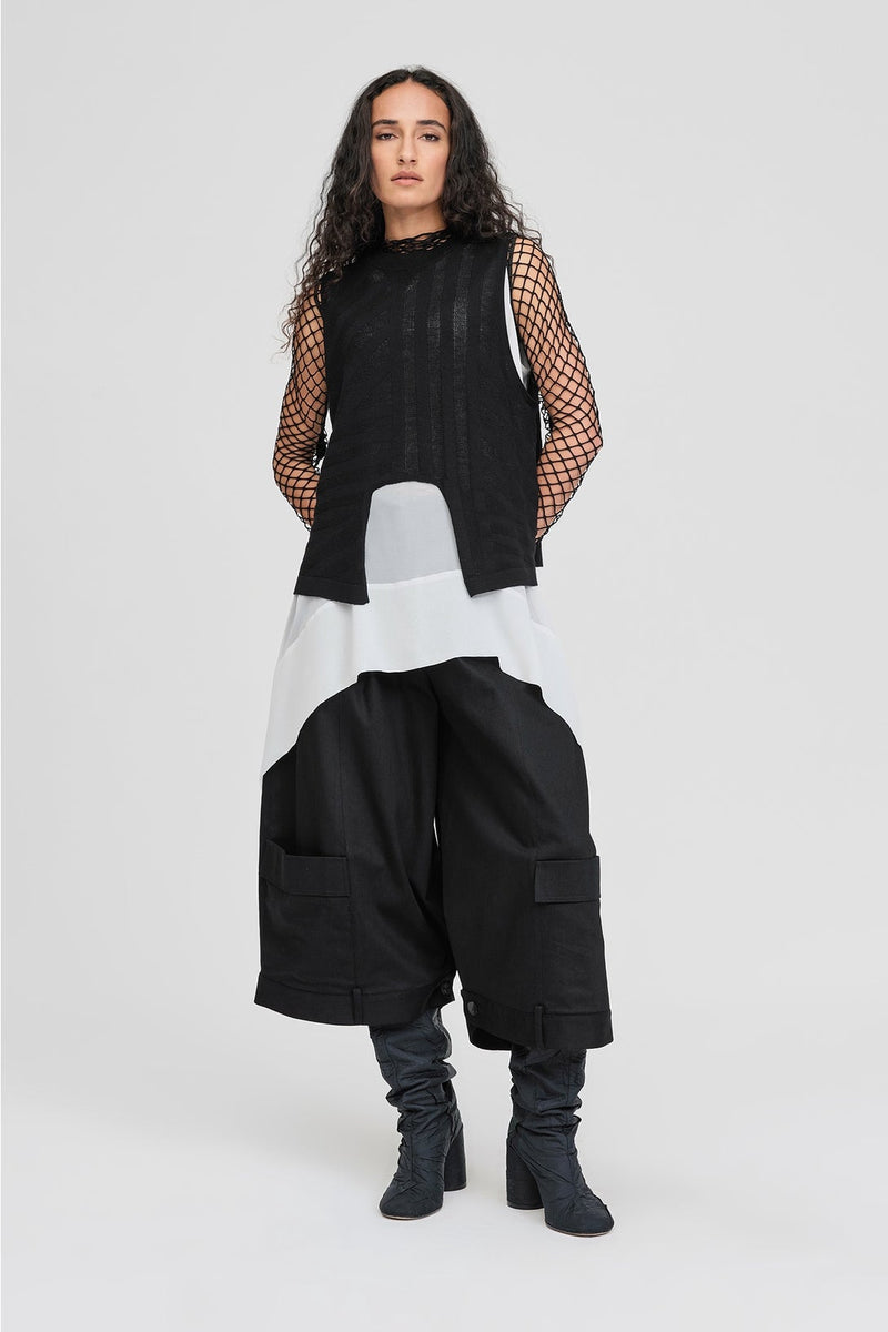 Between Vest - Black