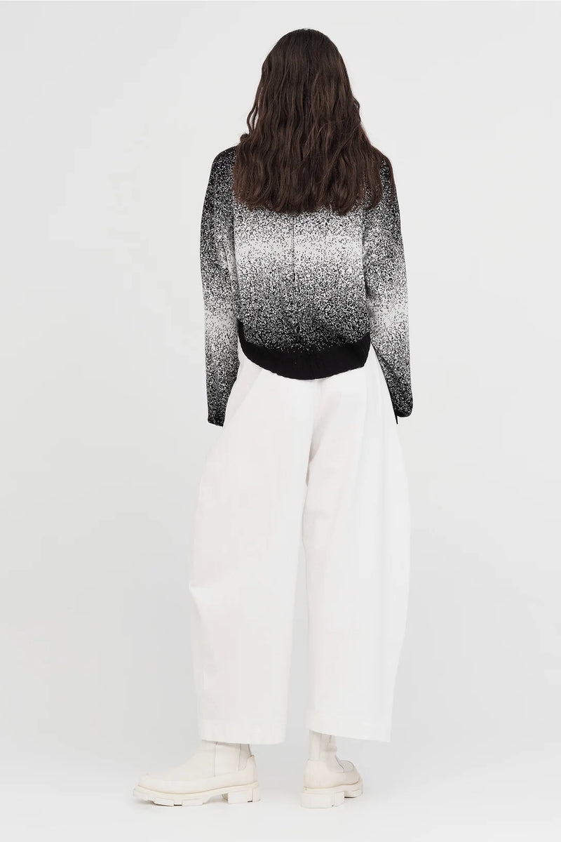 Gradient Art Sweater Black Ivory