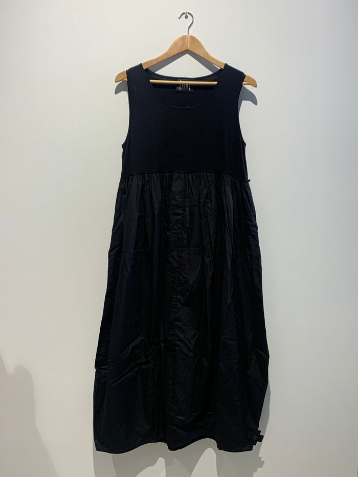 Balloon Dress- Black