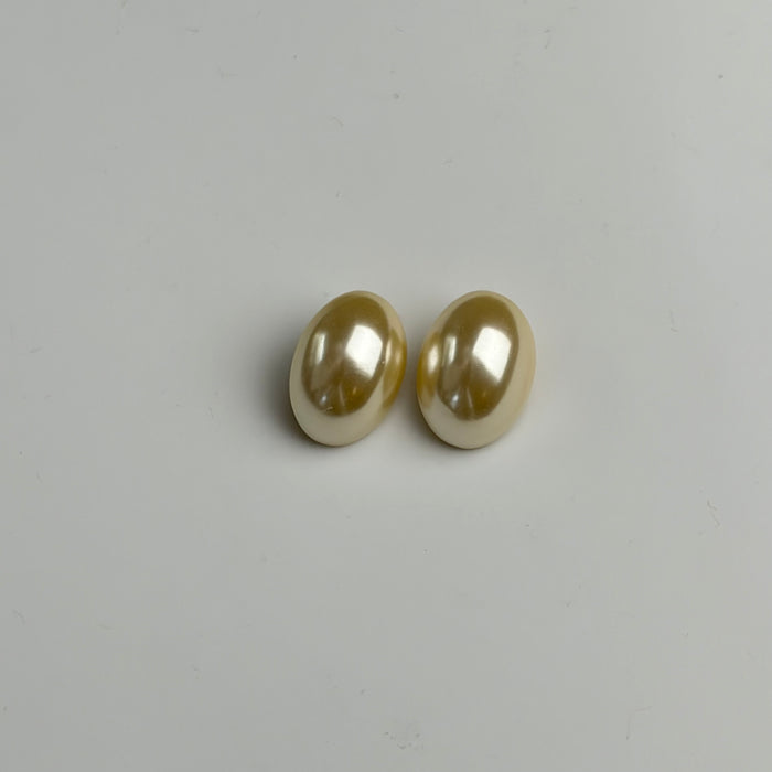 Shell Pearl Earring Clip on