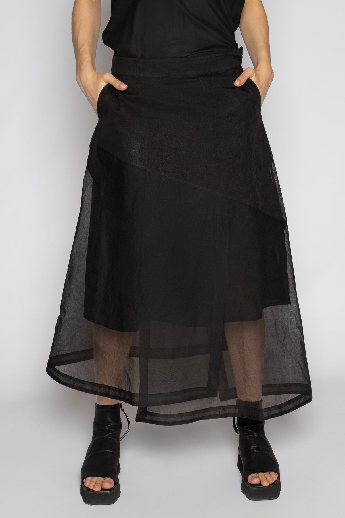 Horizon Skirt Black