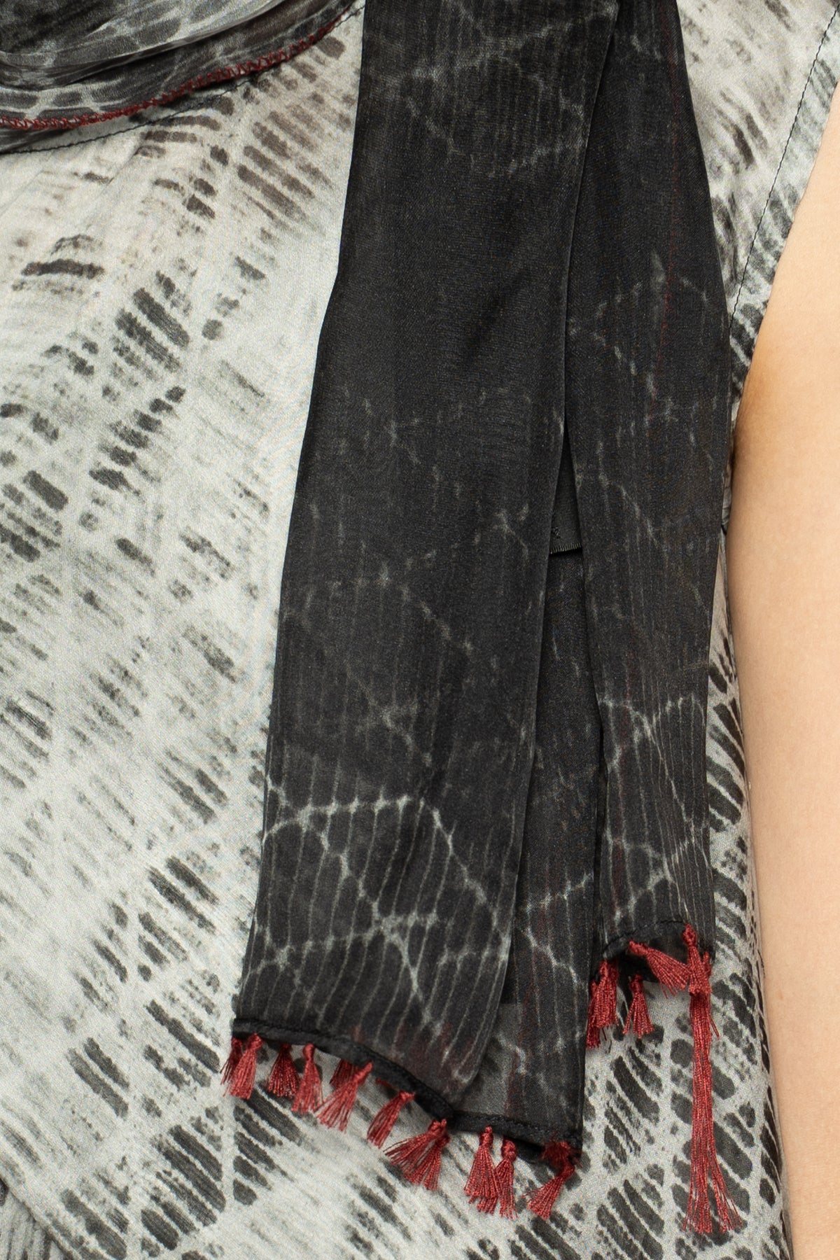 Nova Scarf Black