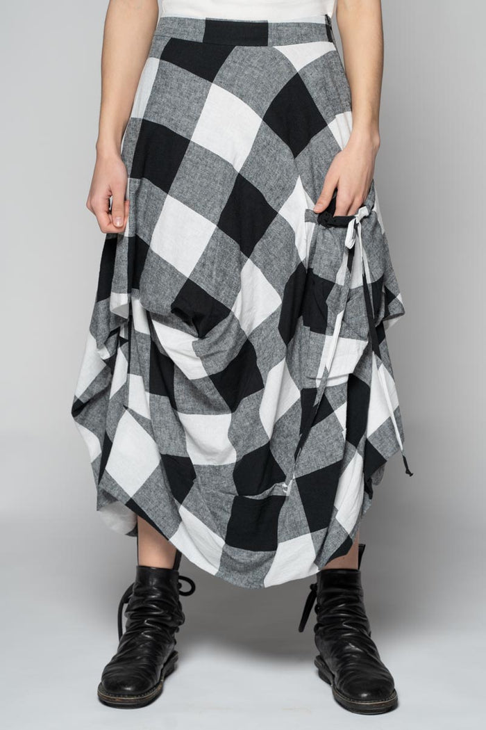 Okina Black Skirt