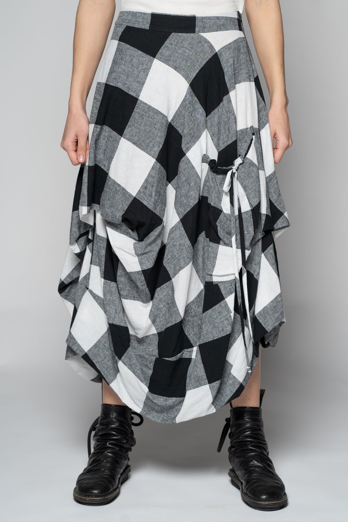 Okina Black Skirt