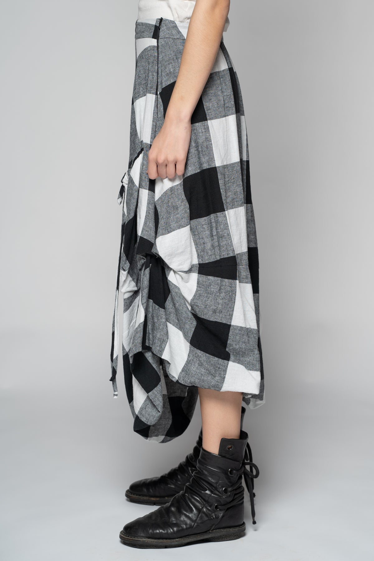 Okina Black Skirt
