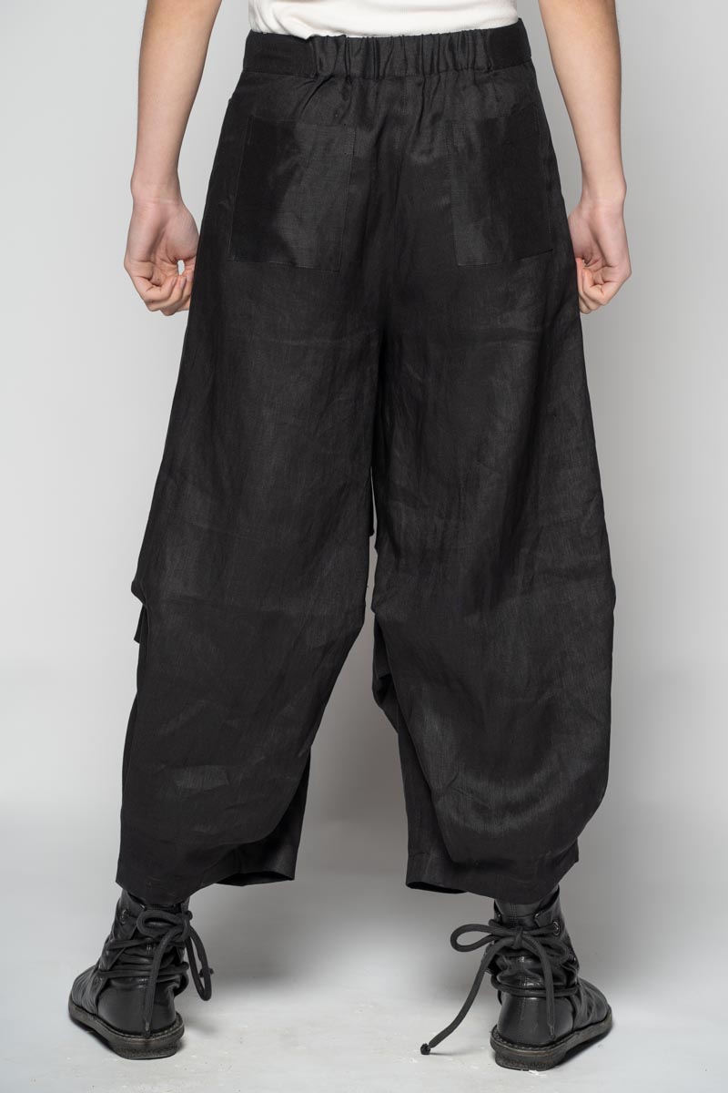 Ouna Tuck Black Pants