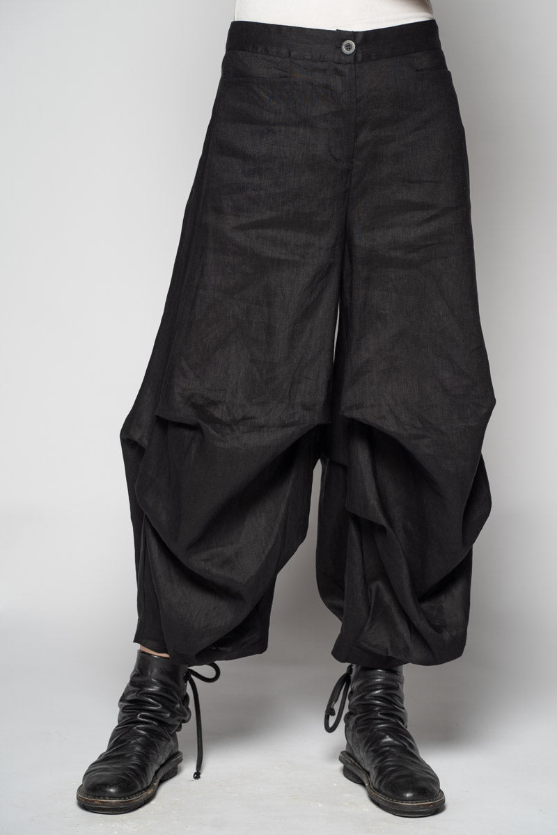 Ouna Tuck Black Pants