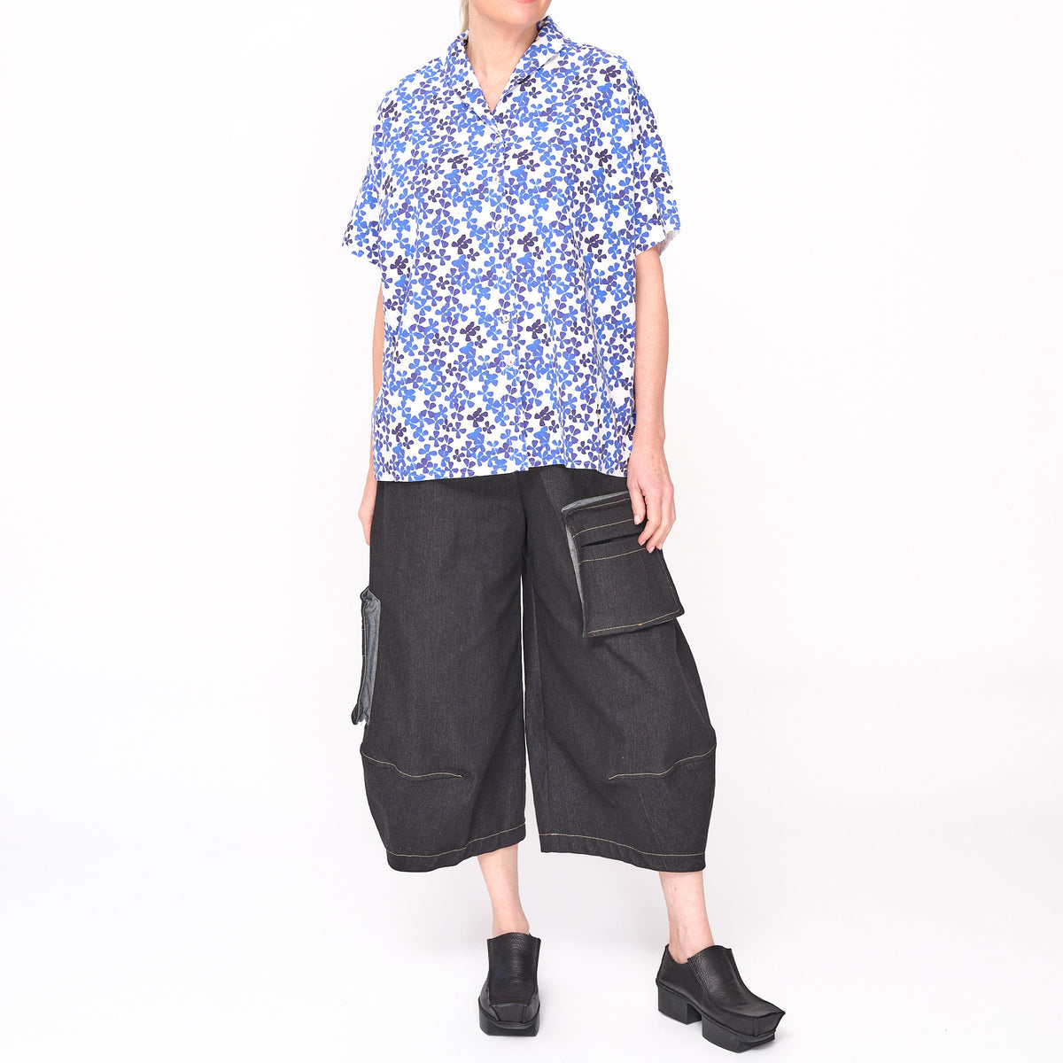 261153 Samantha Blue Flowers Shirt