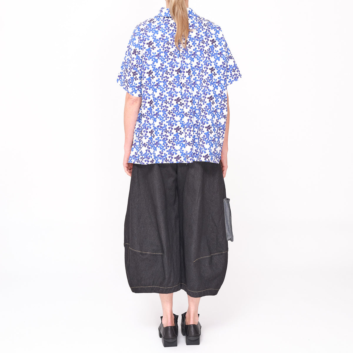 261153 Samantha Blue Flowers Shirt