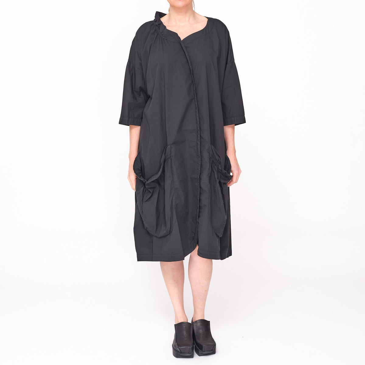 3400905 Minimal Black Dress
