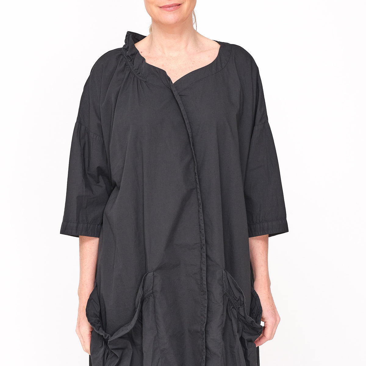 3400905 Minimal Black Dress