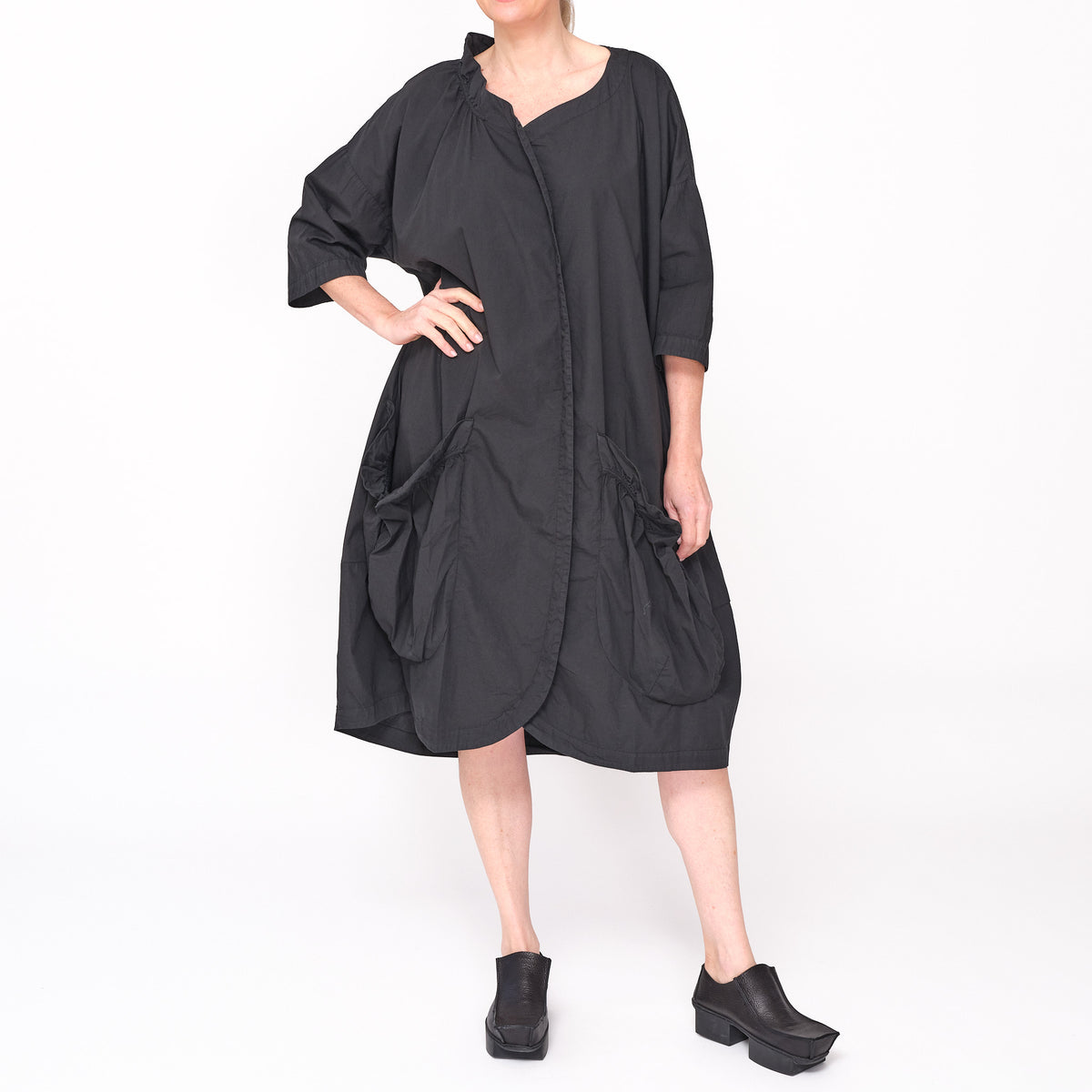 3400905 Minimal Black Dress