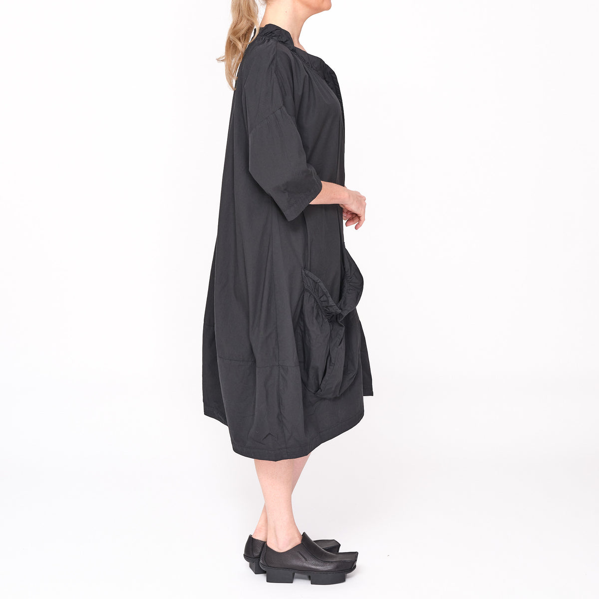 3400905 Minimal Black Dress