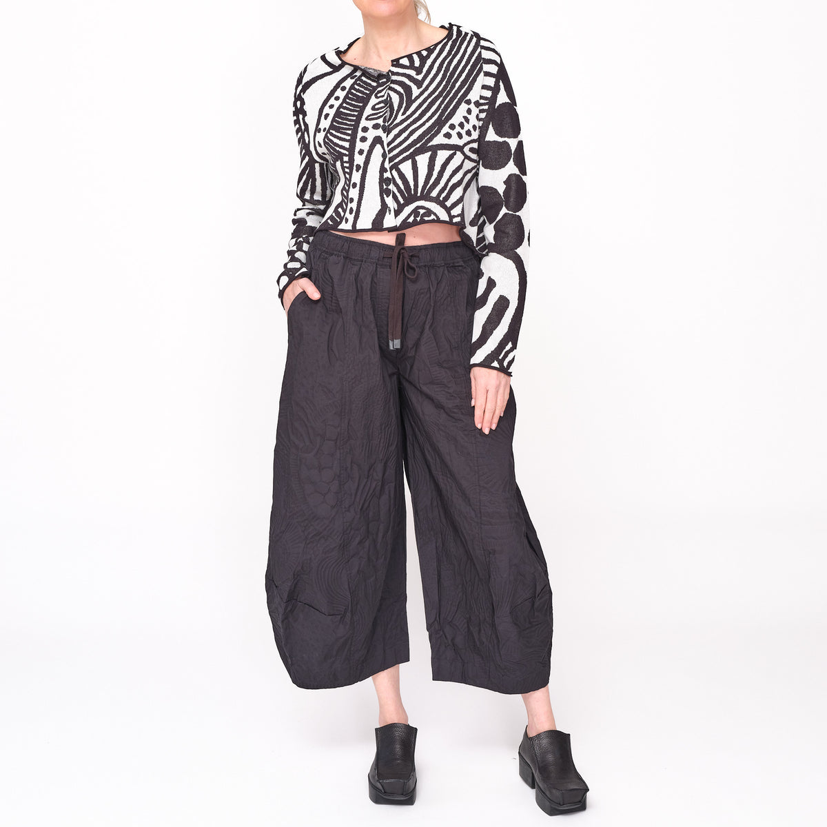 3417103 Graphic Swing Cardigan