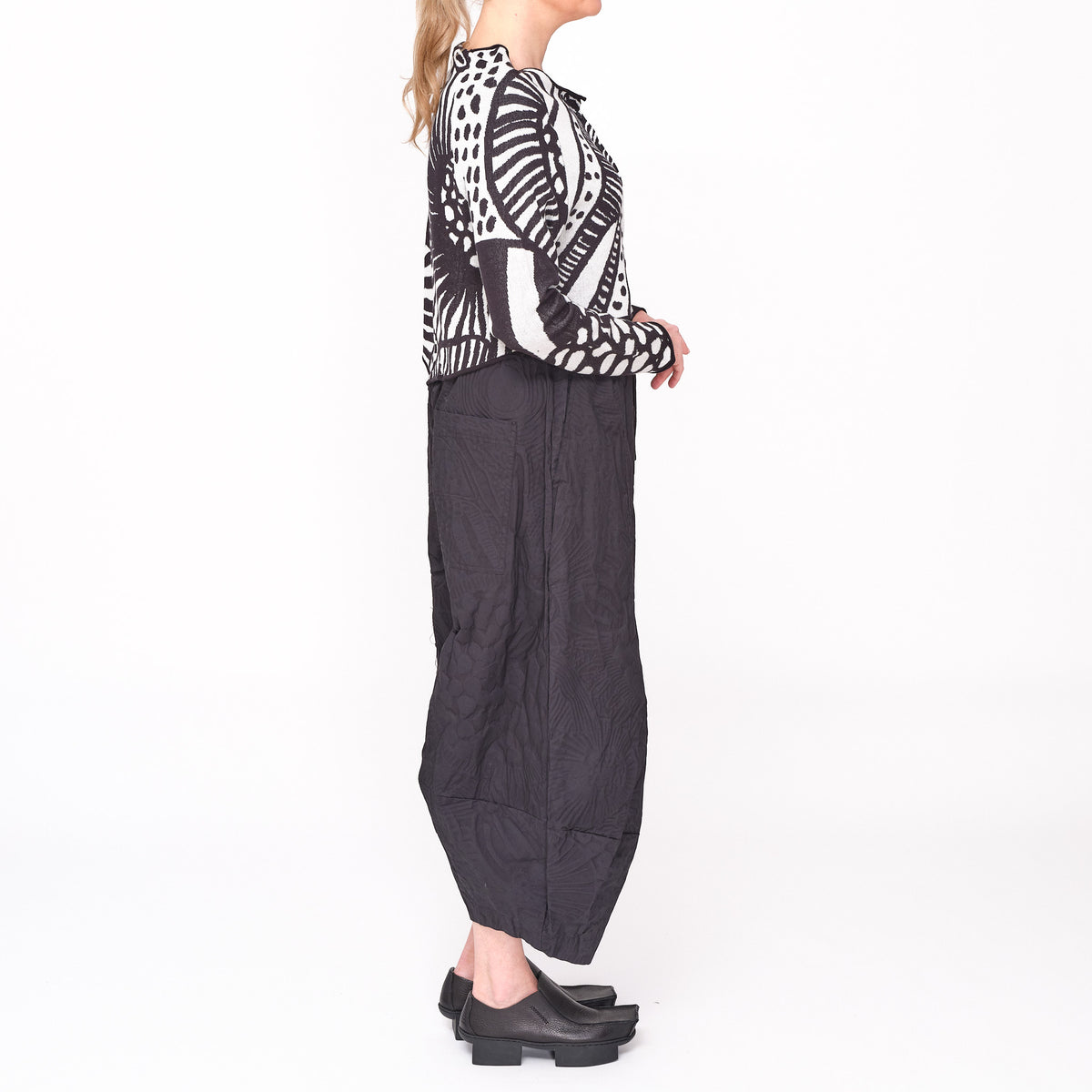 3417103 Graphic Swing Cardigan