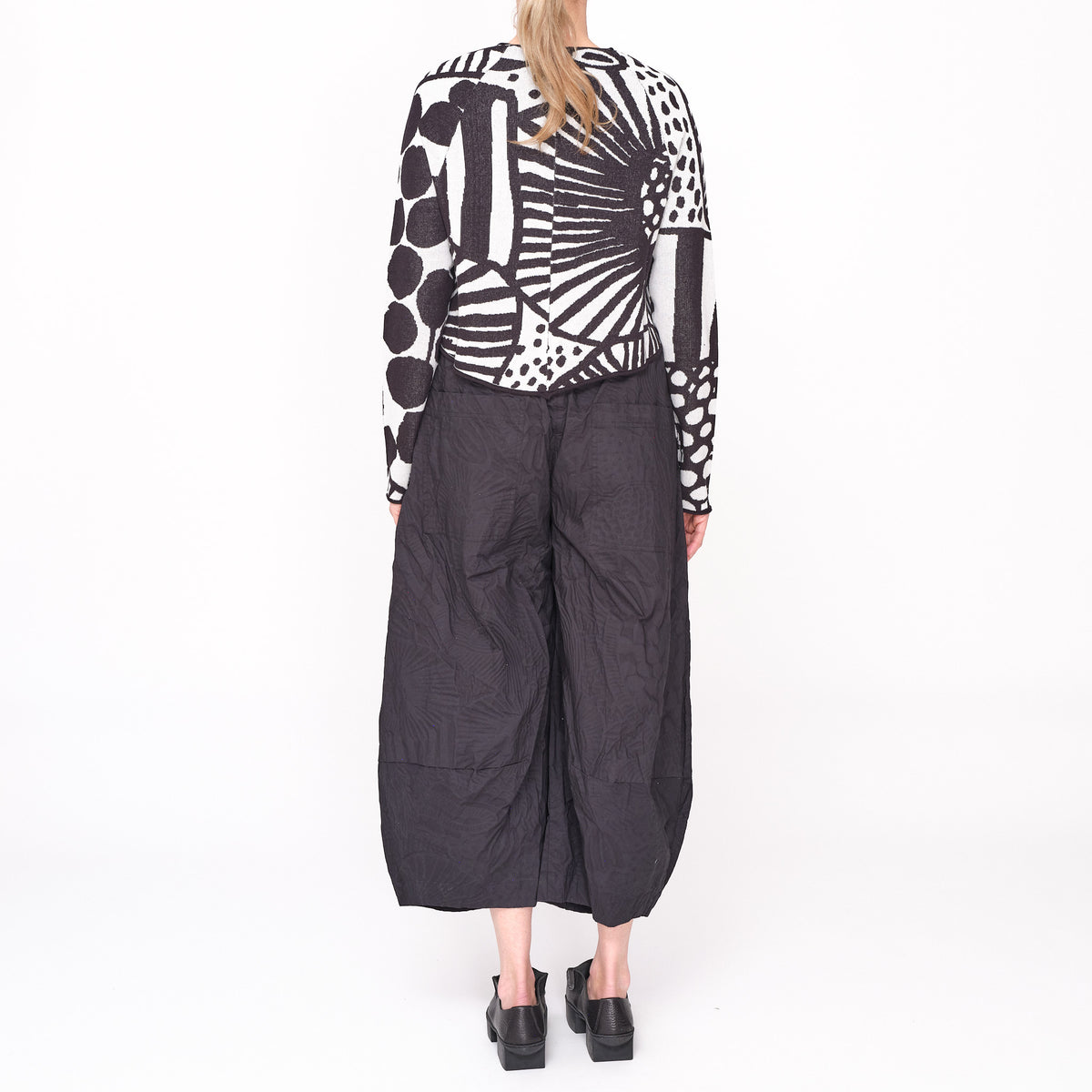 3417103 Graphic Swing Cardigan