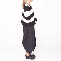 3330701 Black White Stripe Pullover