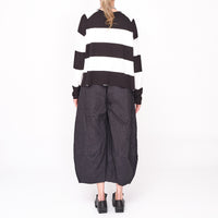 3330701 Black White Stripe Pullover