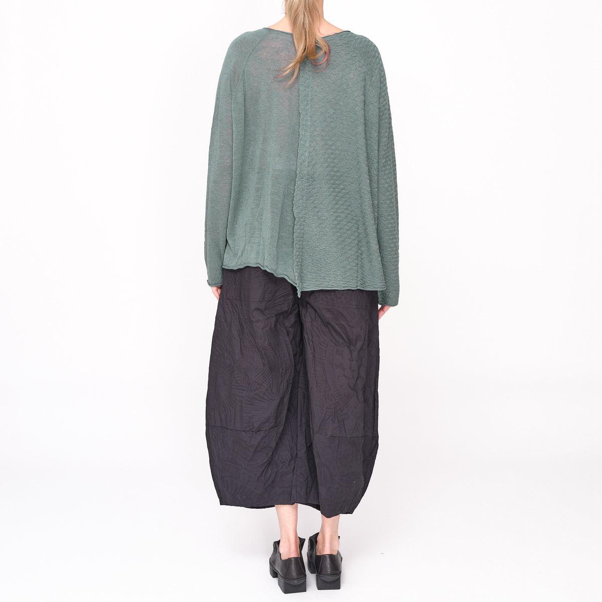 3300702 Grass Pullover