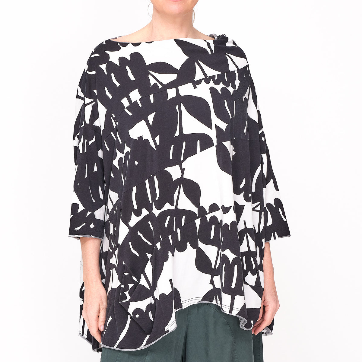 3470508 Black Print Easy Tee